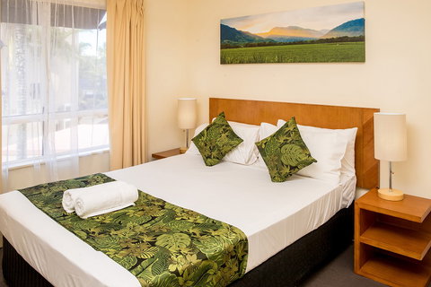 The Lakes Cairns Resort - Tourism Brisbane 9