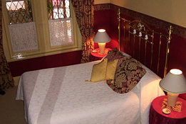 Triune House Bed And Breakfast - Tourism Brisbane 0