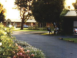 Colonial Village Motel - Brisbane Tourism 0