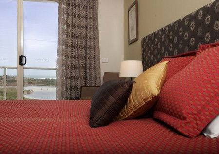 Lady Bay Resort - Tourism Brisbane 0