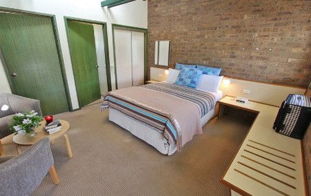 The Beachfront Motel - Tourism Brisbane 2