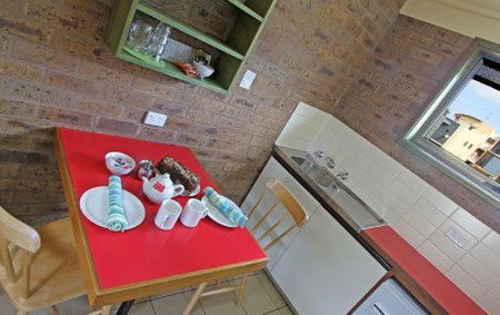 The Beachfront Motel - Tourism Brisbane 5