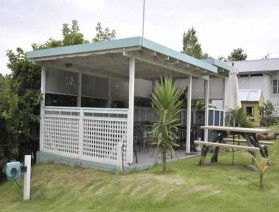 Ballymena Holiday Units - Tourism Brisbane 3