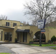 Riverbank Park Motel - Tourism Brisbane