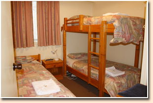 Snow View Holiday Units - Brisbane 4u 2
