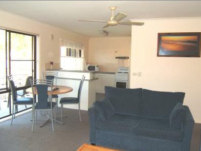 Ocean Drive Apartments - Tourism Brisbane 0