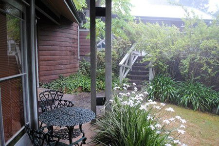 Bygone Beautys Cottages - Brisbane Tourism 4
