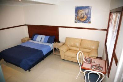 Across Country Motor Inn - Brisbane 4u 1