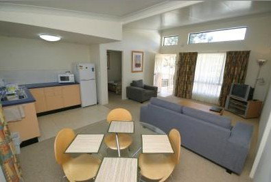 Kelanbri Holiday Apartments - Tourism Brisbane 4