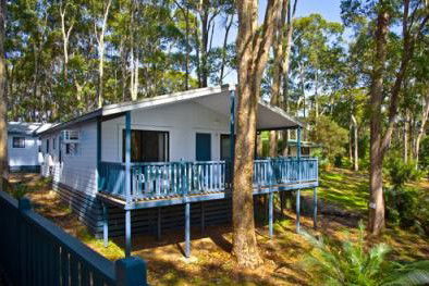 Island View Beach Resort - Tourism Brisbane 1