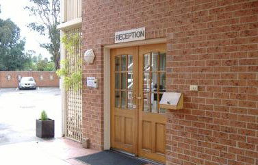 Hanging Rock Family Motel - Tourism Brisbane 4