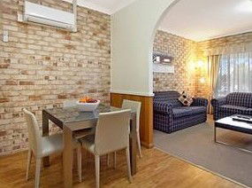 Highlander Motor Inn And Apartments - Brisbane Tourism 3