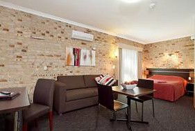 Highlander Motor Inn And Apartments - Brisbane Tourism 4