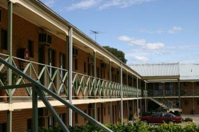 Campbelltown Colonial Motor Inn - Tourism Brisbane 1