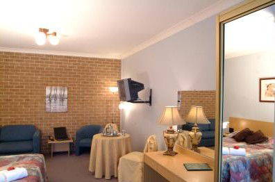 Campbelltown Colonial Motor Inn - Tourism Brisbane 3