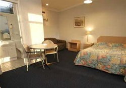 Orange Motor Lodge - Tourism Brisbane 0