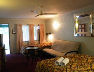 Beerwah Glasshouse Mountains Motel - Brisbane Tourism 1