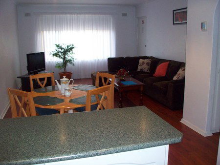 AA Madalena Court Holiday Apartments - Brisbane 4u 2