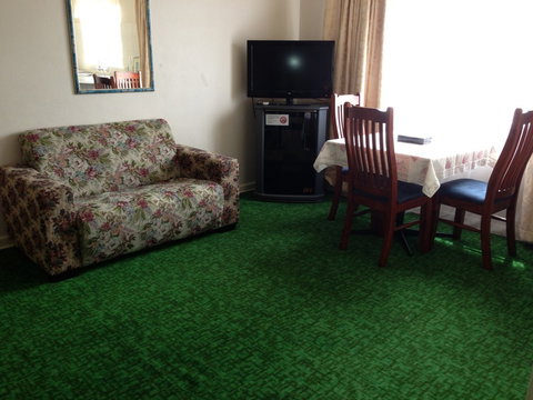 Carnegie Motor Inn And Serviced Apartments - Tourism Brisbane 3