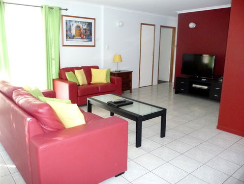 The Shores Holiday Apartments - Tourism Brisbane 4