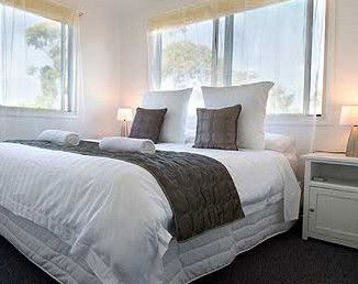 Mornington Motel - Tourism Brisbane 0