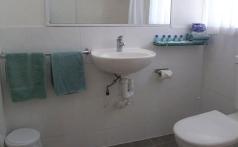 Alice Motor Inn - Brisbane 4u 5