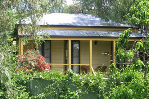 Bendigo Cottages - Tourism Brisbane 0