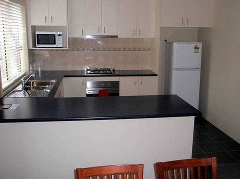 Victoria Lodge Motor Inn And Apartments - Tourism Brisbane 2