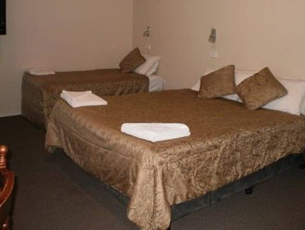 Colonial Village Motel - Brisbane Tourism 4