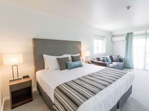 Ramada Hotel Hope Harbour - Tourism Brisbane 7