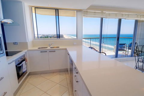 Golden Sands Holiday Apartments - Brisbane Tourism 1
