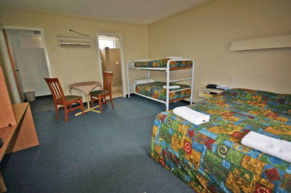 Red Cedars Motel - Brisbane Tourism 2