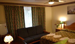 Palms Bed And Breakfast - Tourism Brisbane 0