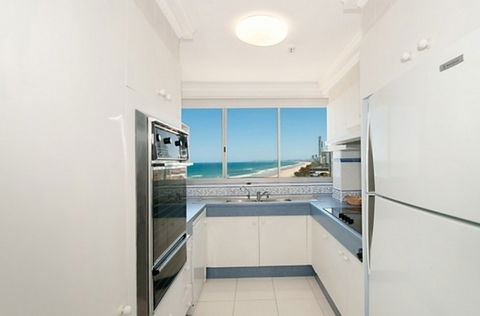 Beachside Tower - Tourism Brisbane 3