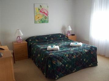 AA Madalena Court Holiday Apartments - Brisbane 4u 3
