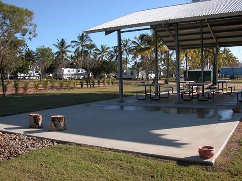 Bowen Village Caravan & Tourist Park - Brisbane 4u 3