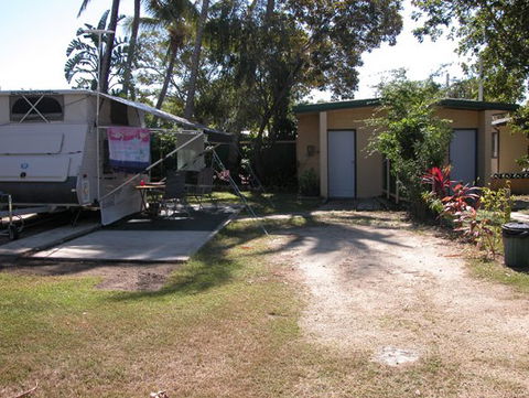 Bowen Village Caravan & Tourist Park - Brisbane 4u 4