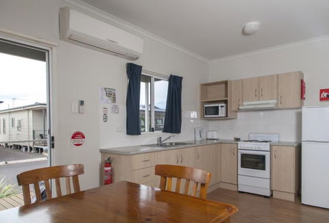 Sundowner Cabin And Tourist Park - Tourism Brisbane 1