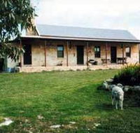 Mt Dutton Bay Woolshed Heritage Cottage - Brisbane Tourism