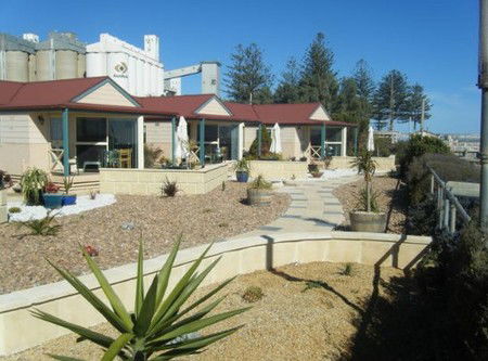 The Mac's Beachfront Villas - Brisbane Tourism 1