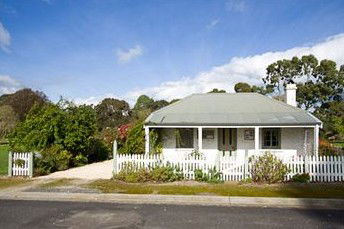 Sarah's Cottage - Tourism Brisbane 1