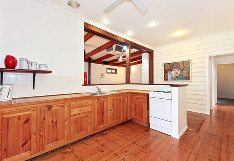 Sea Sand And Scrub Holiday House - Tourism Brisbane 6