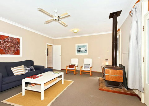 Sea Sand And Scrub Holiday House - Tourism Brisbane 7
