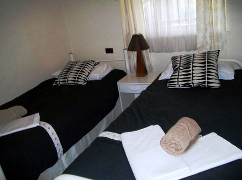 Beachside Apartment - Hove - Tourism Brisbane 3