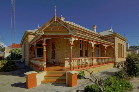 Myras Moonta Retreat - Tourism Brisbane 0