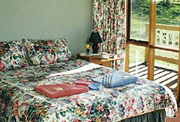 Southern Ocean Retreats - Deep Creek Homestead - Brisbane 4u 1
