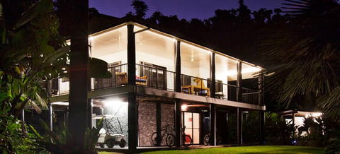 Misty Mountains Tropical Rainforest Romantic Retreat - Brisbane Tourism 9