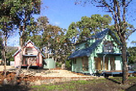 Four Seasons Holiday Cottages - Brisbane Tourism 0