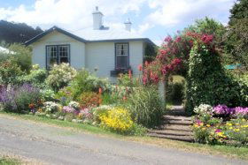 Castle Forbes Bay House - Tourism Brisbane 0