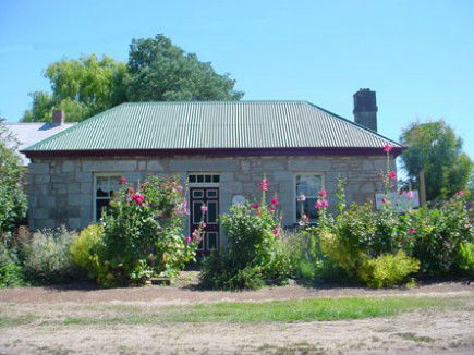 Colonial Cottages Of Ross - Historic Hudson Cottage - Tourism Brisbane 1